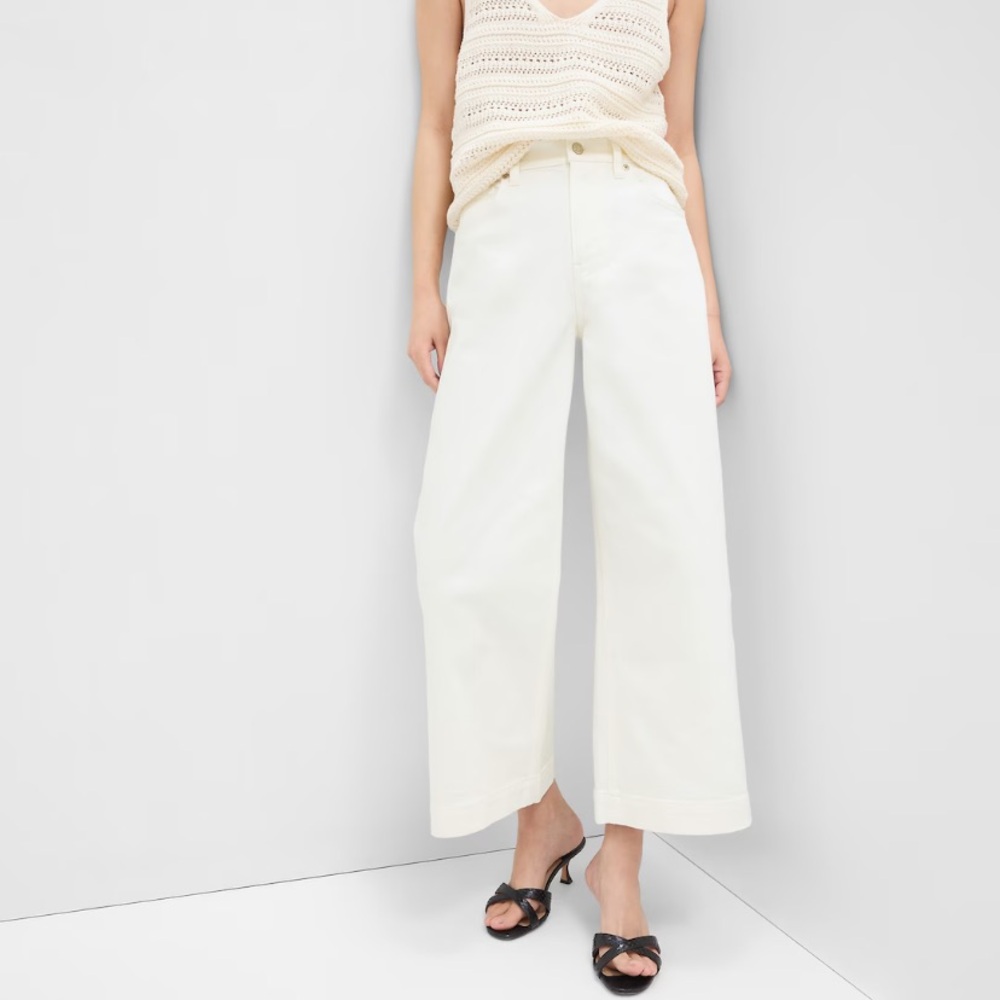 Gap High Rise Wide-Leg Crop Jeans in Ivory/Off White